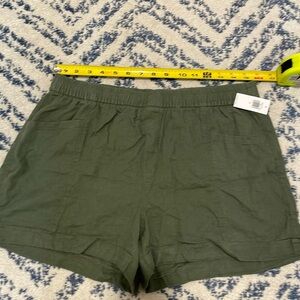 Old navy dark olive drawstring shorts